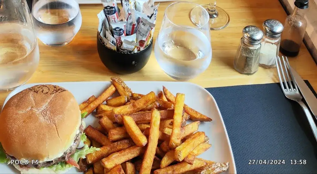 Le 52 restaurant in Maurs