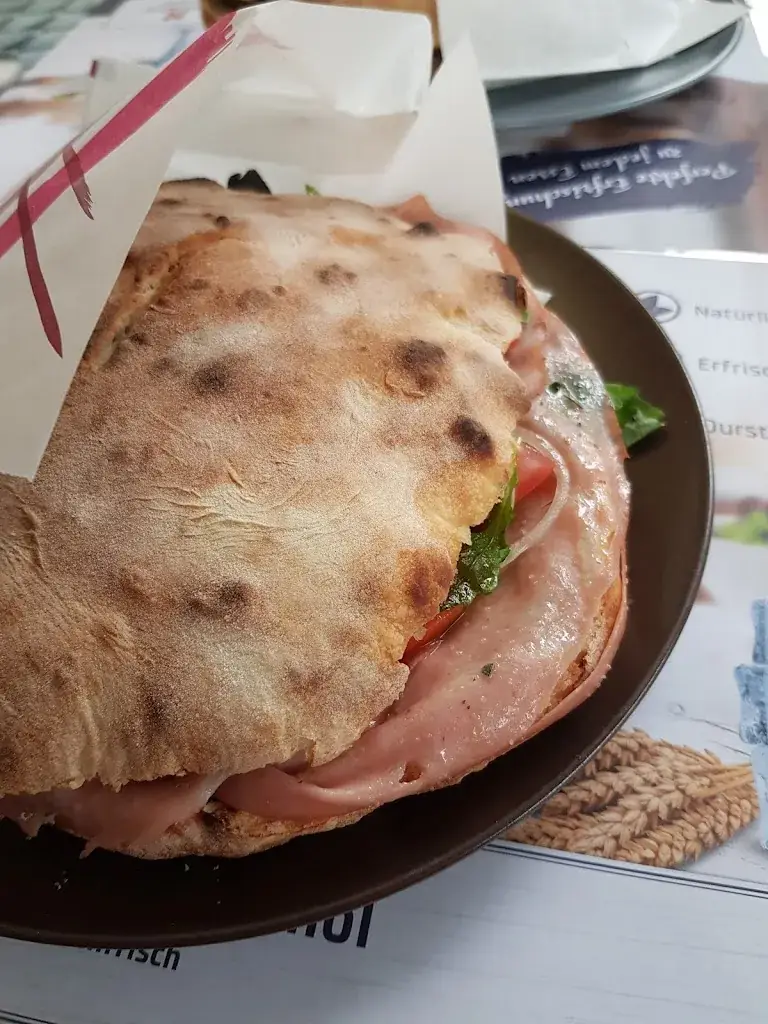 Annick_Cafe Salento_Genève_review