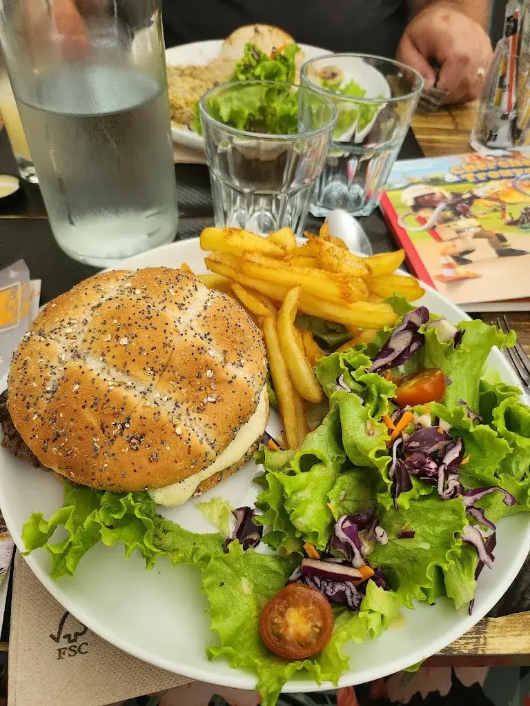 Momofpoussin_L'entrain_Saint-Jean-du-Gard_review