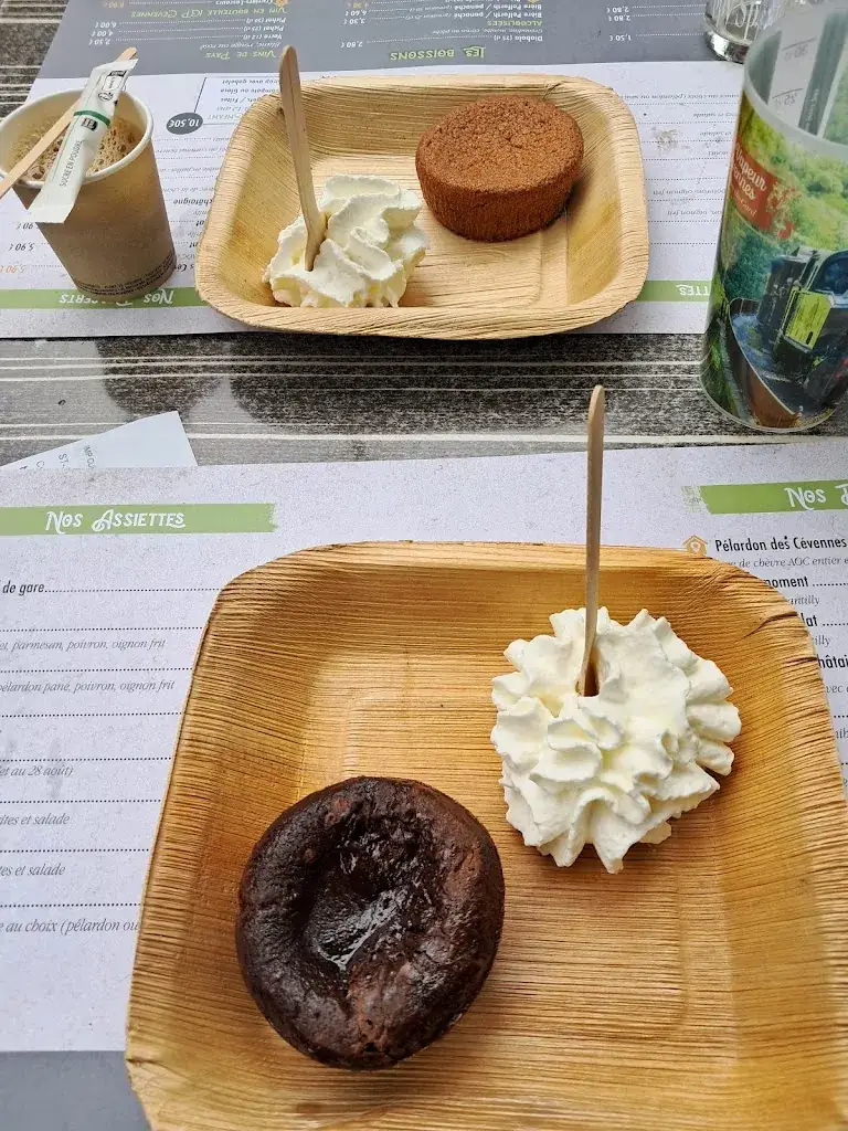 Anne Bourrit_L'arrêt 9h_Saint-Jean-du-Gard_review