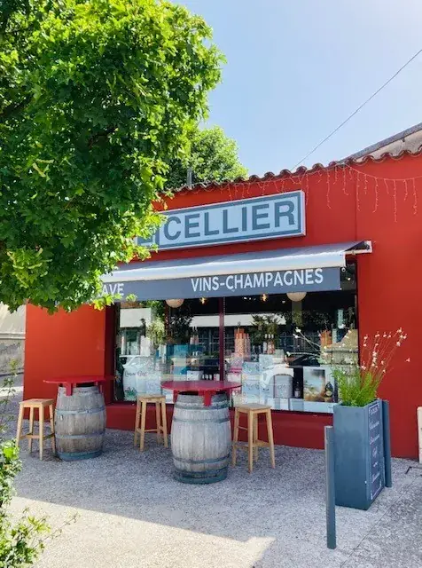 CAVE LE CELLIER Saint-Juéry restaurant in Saint-Juéry