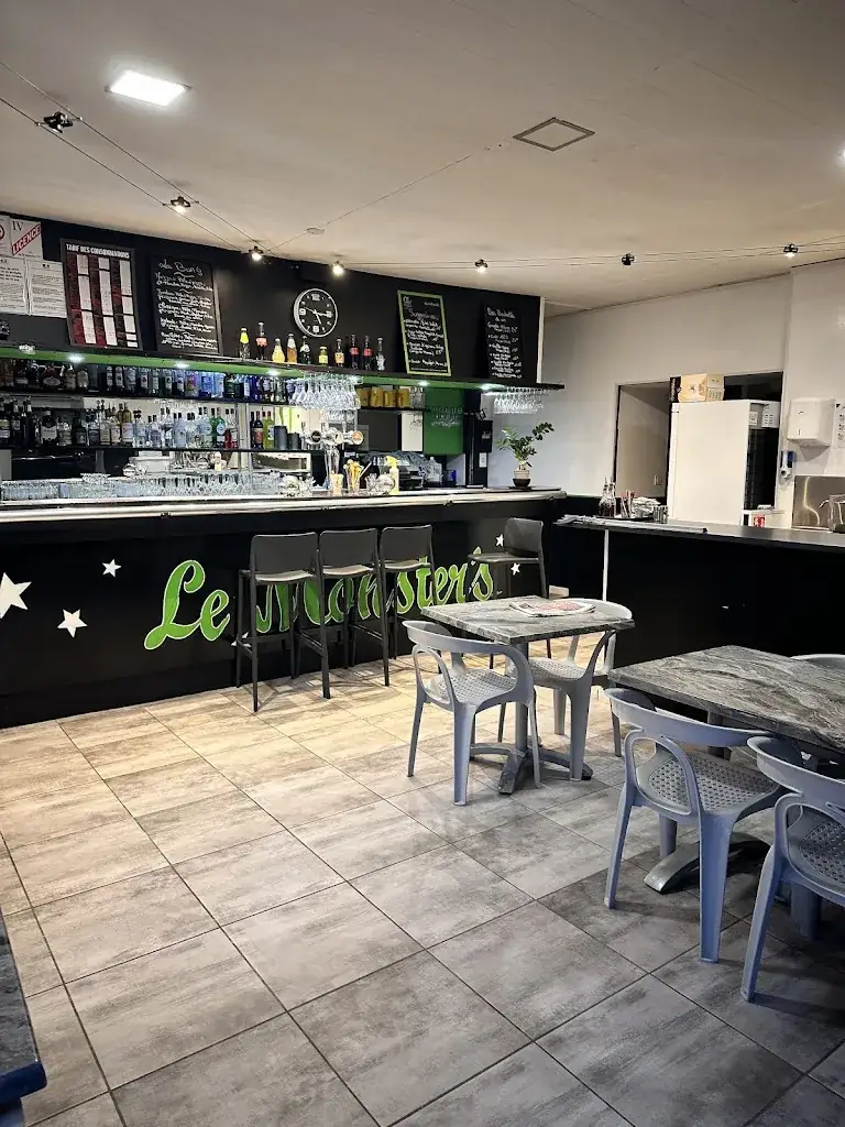 Le Monster's_Saint-Julien-de-Peyrolas_slider_image_1