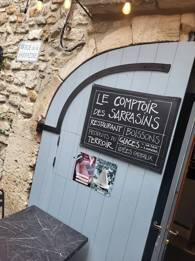 Enguerran Galvaire_Le Comptoir des Sarrasins_Aiguèze_recensione