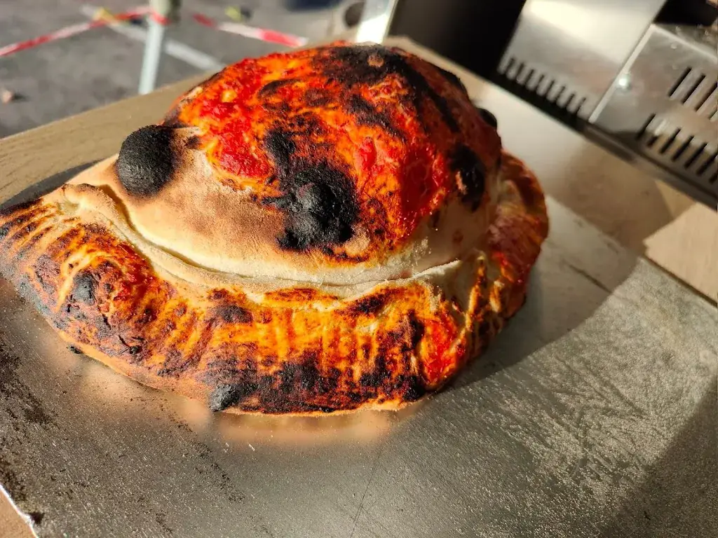 LA PIZZAIOLA TRE_Saint-Julien-de-Peyrolas_slider_image_3