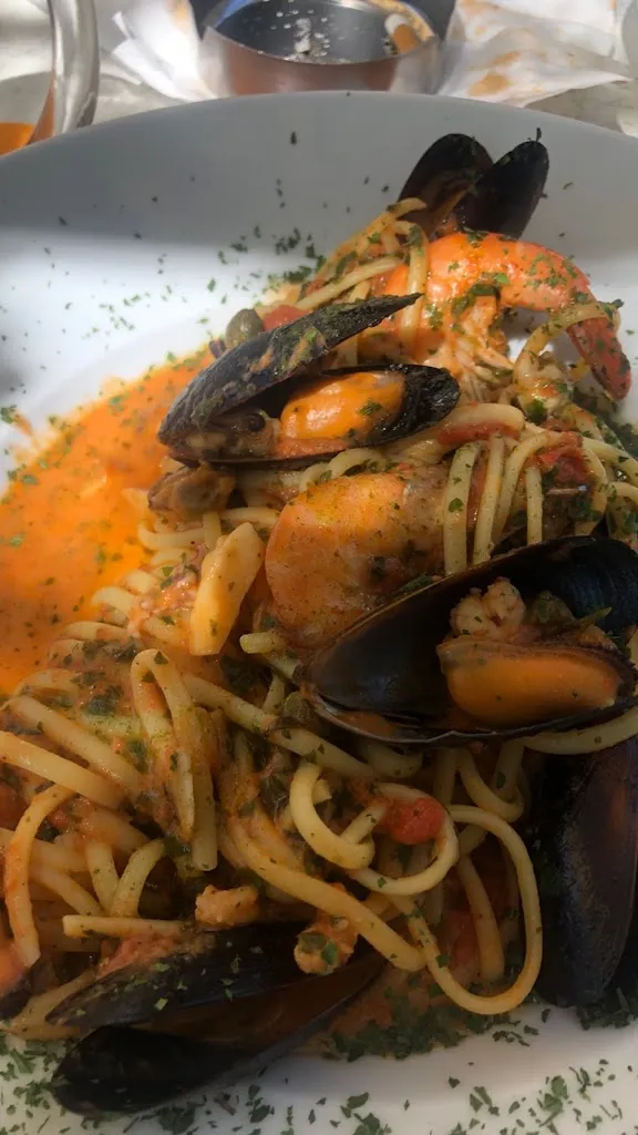 Hanin F._Le Crépuscule_Saint-Martin-d'Ardèche_review