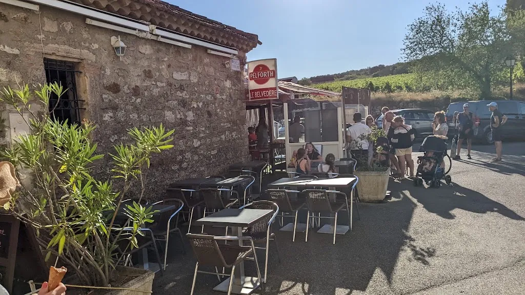 Le Belvédère restaurant à Aiguèze