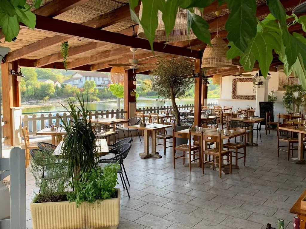 LA TERRASSE_Saint-Martin-d'Ardèche_slider_image_1