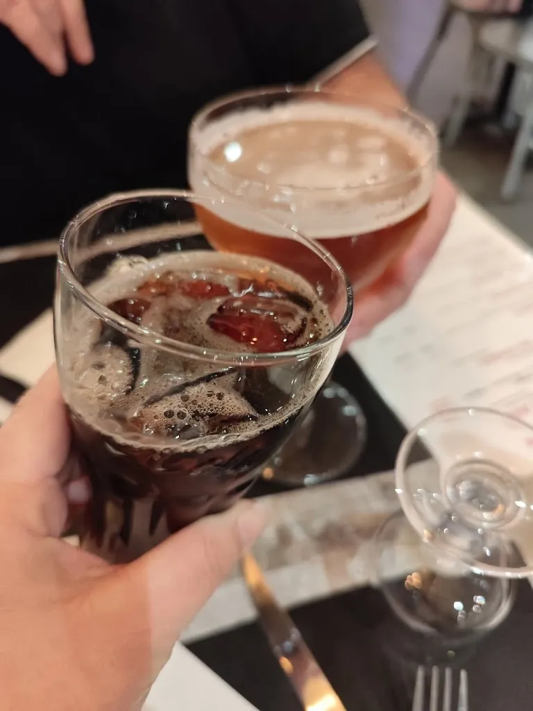 Sylvie_Brasserie Le HK_Saint-Laurent-des-Arbres_review