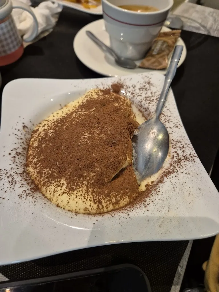 gaetan rousseau_Brasserie Le HK_Saint-Laurent-des-Arbres_review