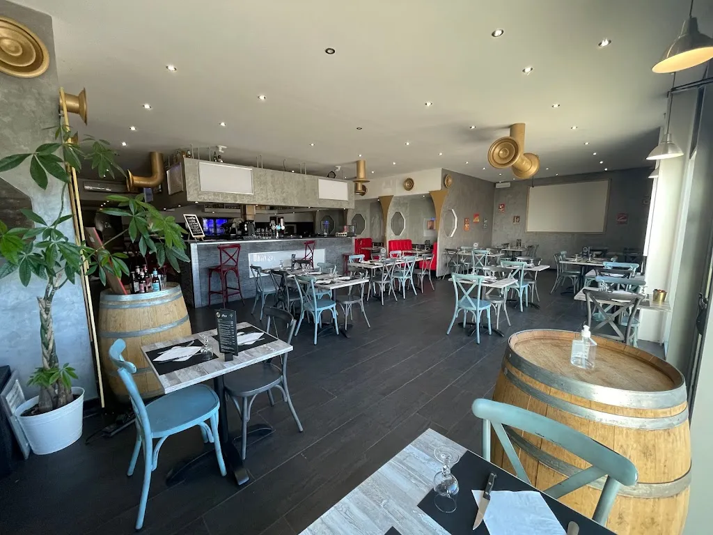 Brasserie Le HK ristorante a Saint-Laurent-des-Arbres