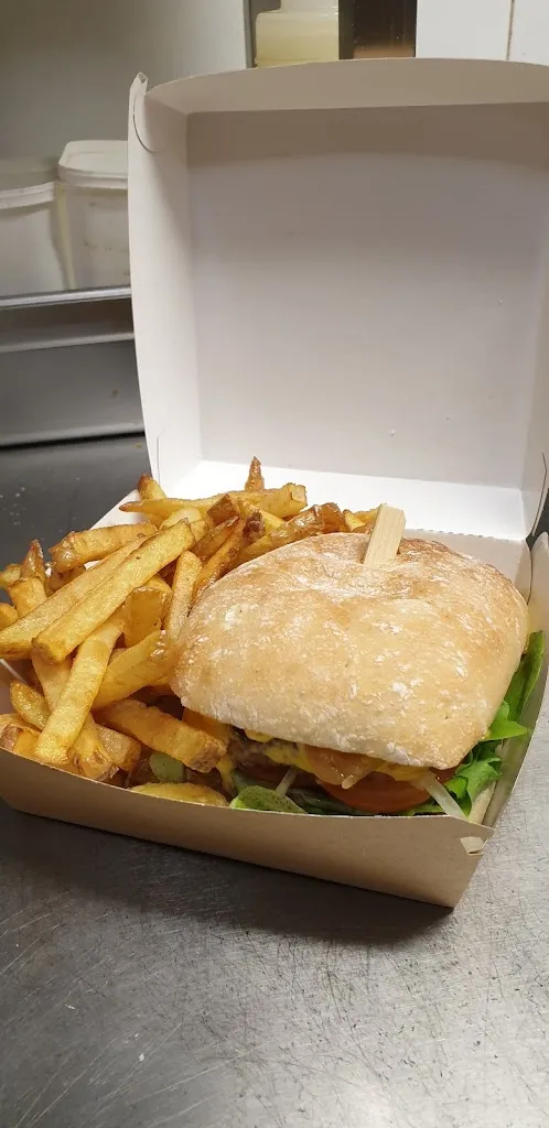 Brasserie Le HK_Saint-Laurent-des-Arbres_slider_image_2