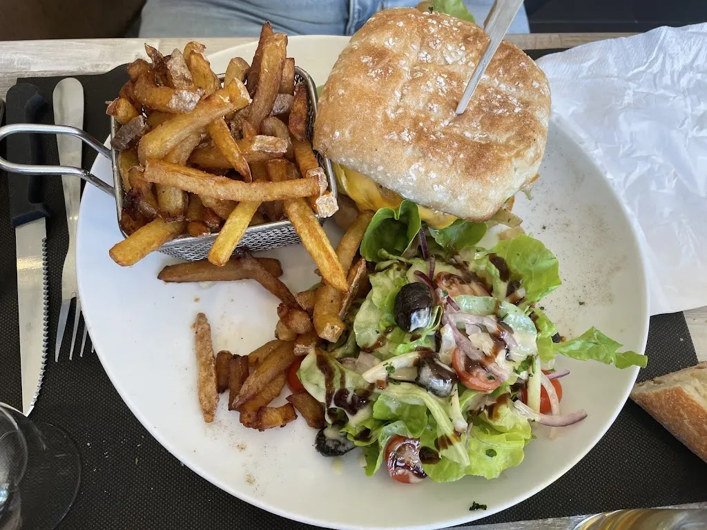 Brasserie Le HK_Saint-Laurent-des-Arbres_slider_image_3