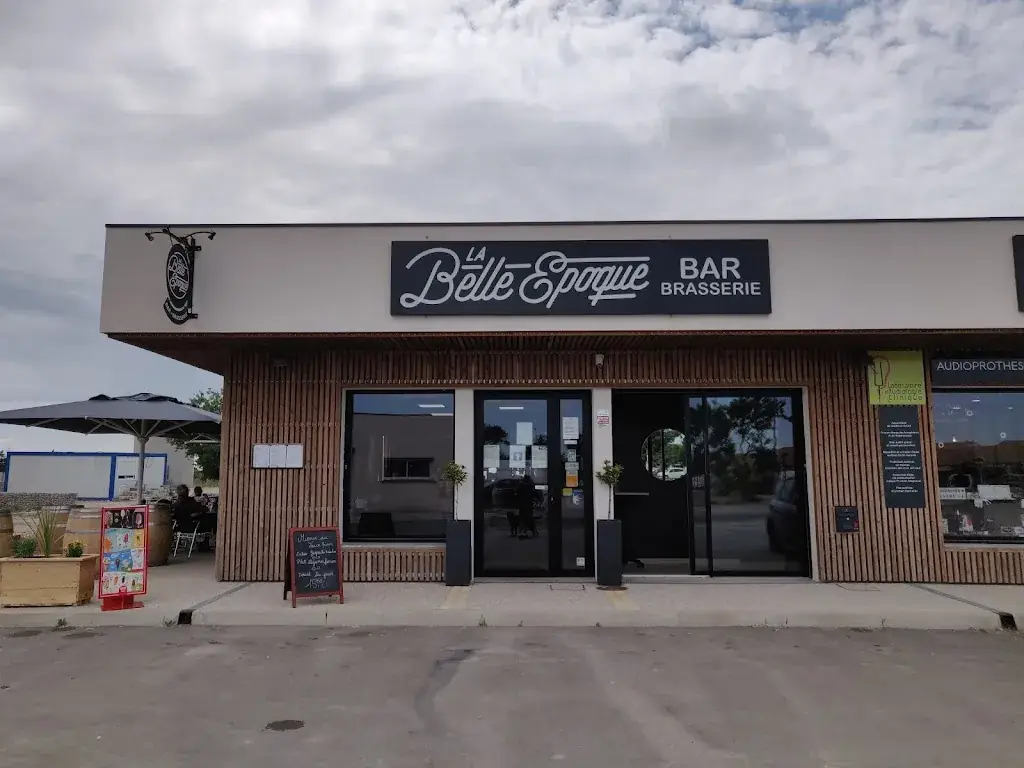 Peter Dobbie_La Belle Epoque_Saint-Marcel-sur-Aude_review