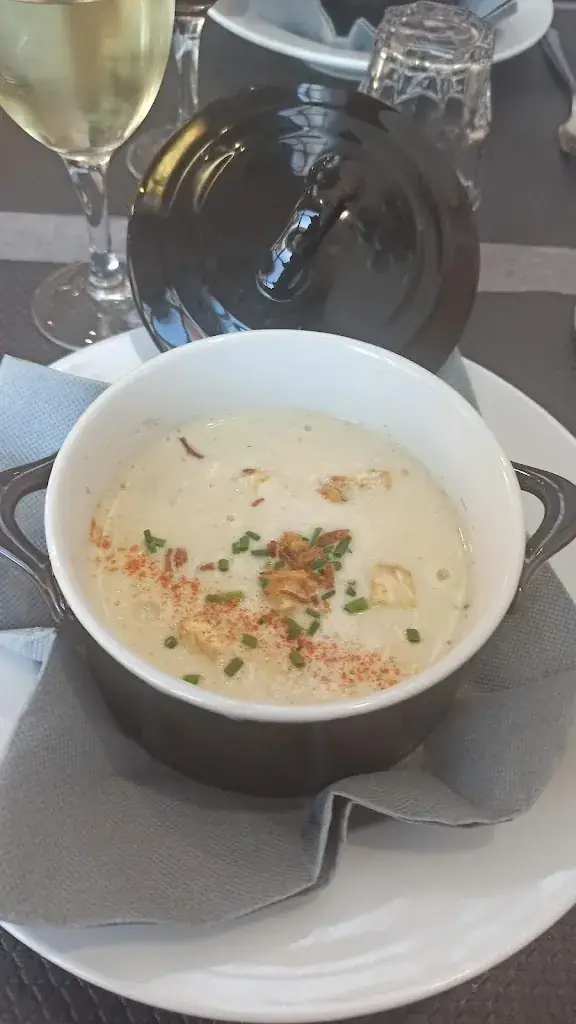 ANNE-CÉCILE HM_Le Commerce_Saint-Laurent-de-la-Salanque_review