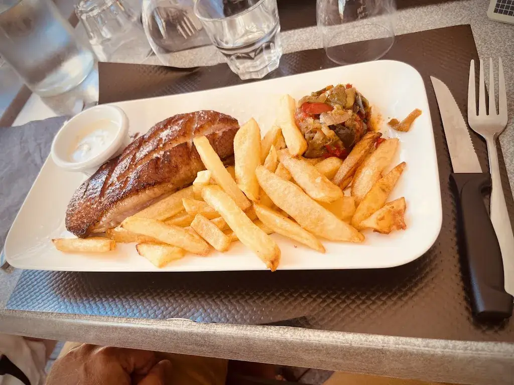 Le Commerce_Saint-Laurent-de-la-Salanque_slider_image_2