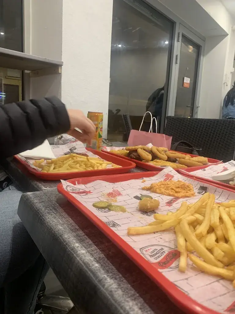 Kathy Levavasseur_CHEZ MOMO_Saint-Laurent-de-la-Salanque_review