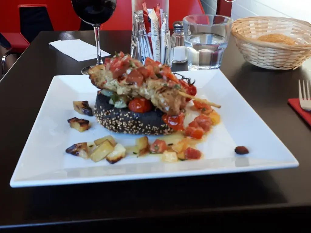 Eymeric Hervé Hénin _Au Banc d'Essai_Saint-Martin-de-Valgalgues_review