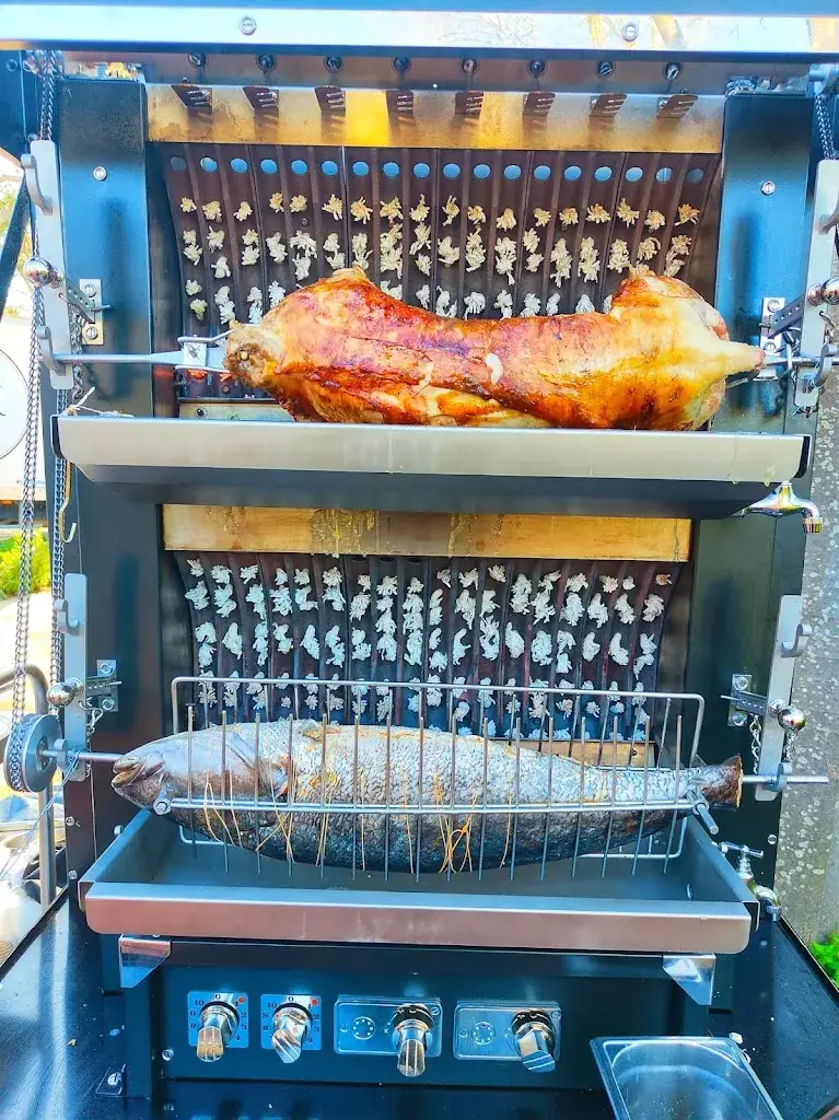 Restaurant - Traiteur "Les Docks du GR" restaurant in Saint-Martin-de-Londres