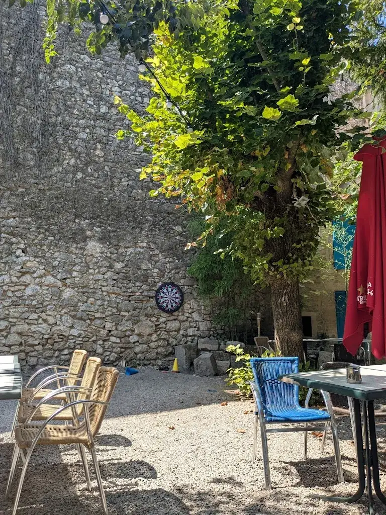 Laura Piva_Café des autobus_Saint-Martin-de-Londres_recensione