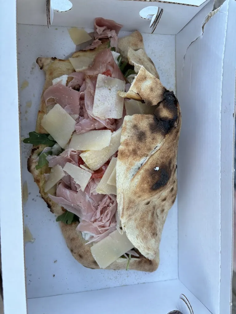 Fiona Far_Pizzeria chez nana_Saint-Martin-de-Londres_recensione