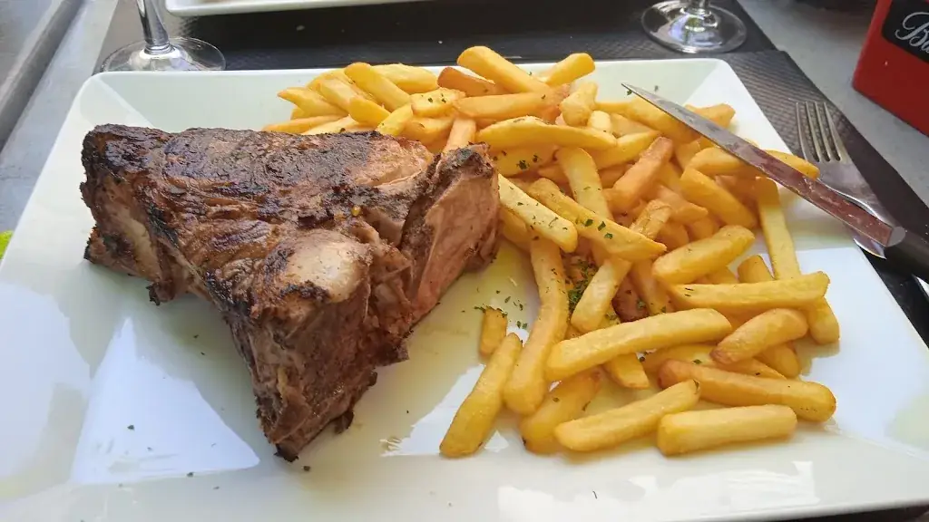 Le Londrain_Notre-Dame-de-Londres_slider_image_1