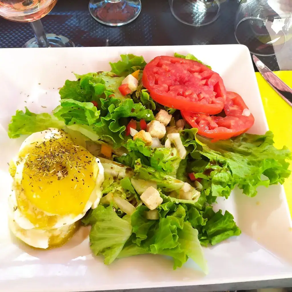 Le Londrain_Notre-Dame-de-Londres_slider_image_3