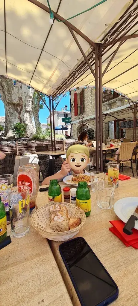 Amelyne LOOF_Restaurant Sous le platane_Saint-Martin-de-Londres_review