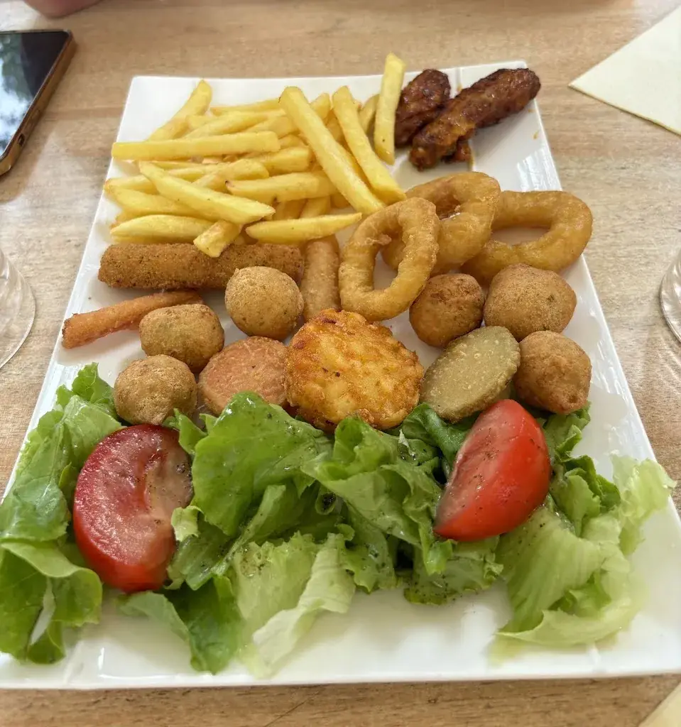 Restaurant Sous le platane_Saint-Martin-de-Londres_slider_image_3