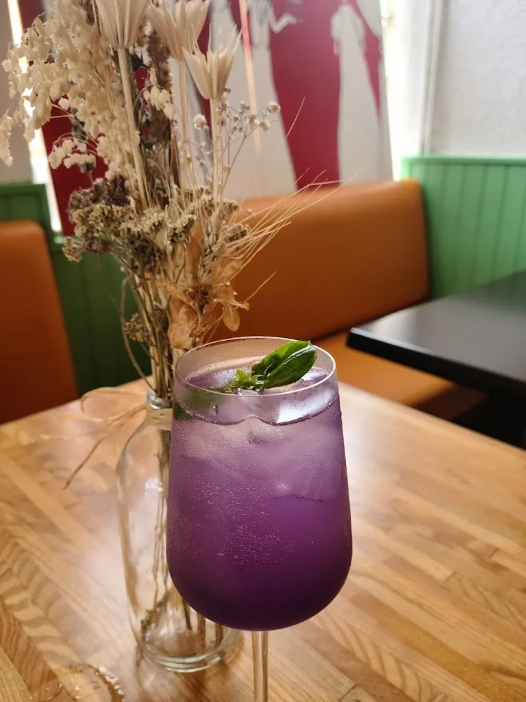 christel dubois _Paulette & Risette_Saint-Nauphary_review