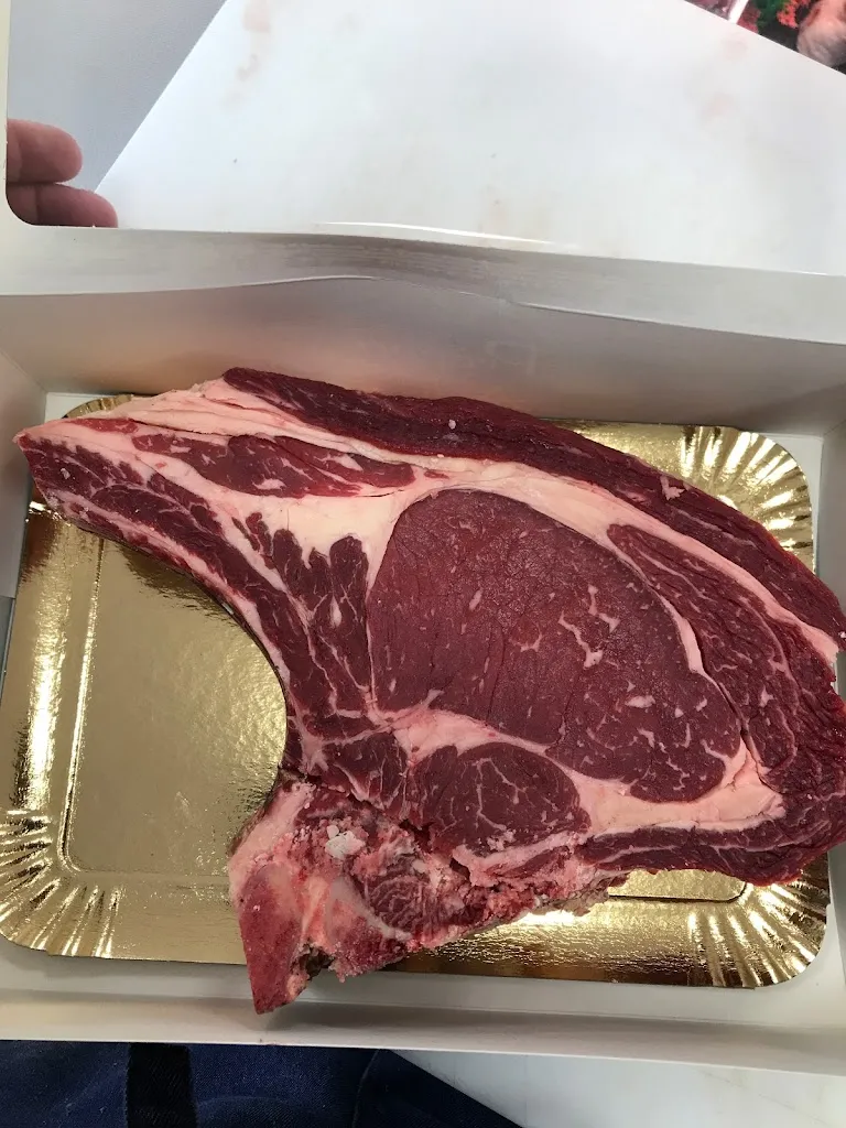 Boucherie La Belle Rouge Chez Greg restaurant in Saint-Nauphary