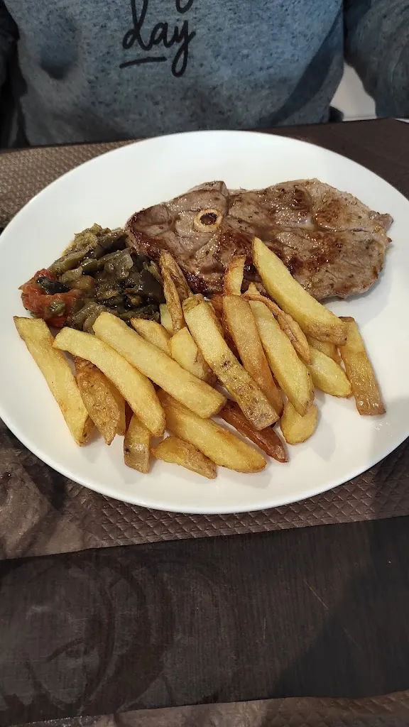 jacques Devambez_Au dix 31_Saint-Nauphary_review