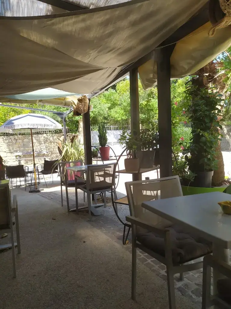 Boutique bistrot mon jardin, pas comme les autres.. Cuculles plage ! restaurant in Saint-Jean-de-Cuculles