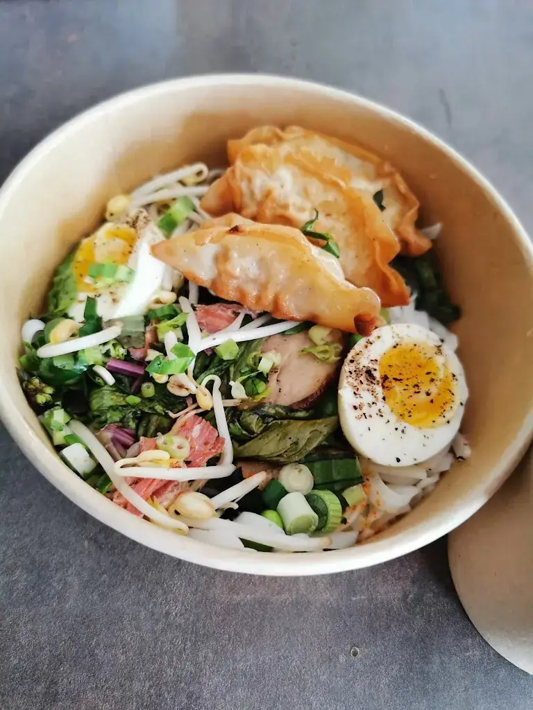 Carine Sarrailh-Armand_Les Filles du Pic Globe Traiteur_Saint-Mathieu-de-Tréviers_recensione