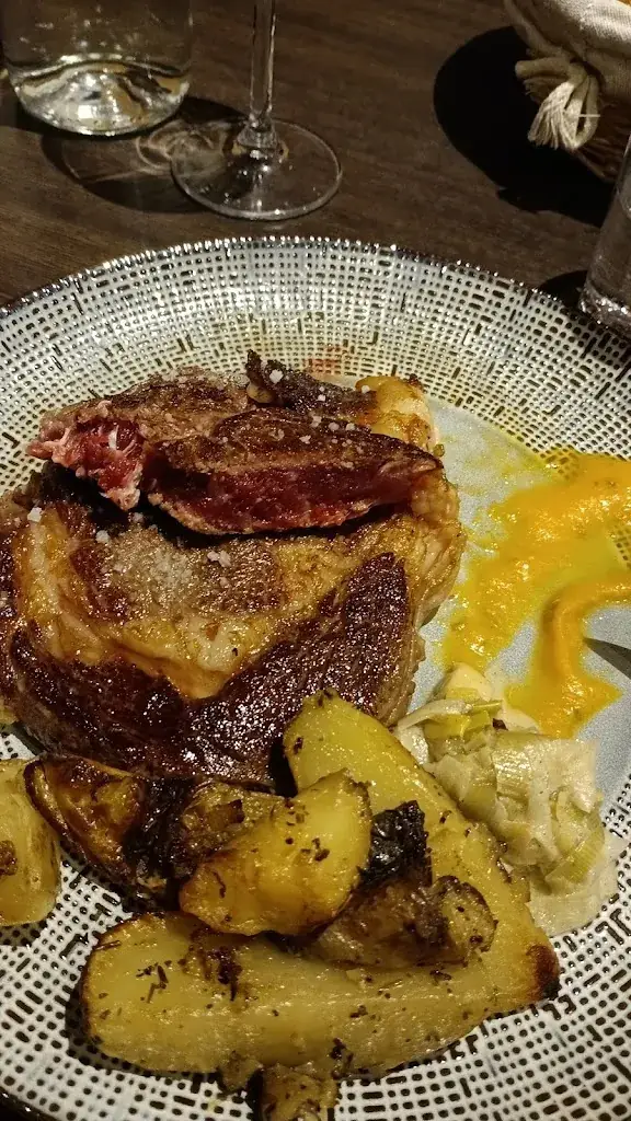 lindsay lonsdale_Le Balthazar by Florian DELBURGO_Saint-Lary-Soulan_review