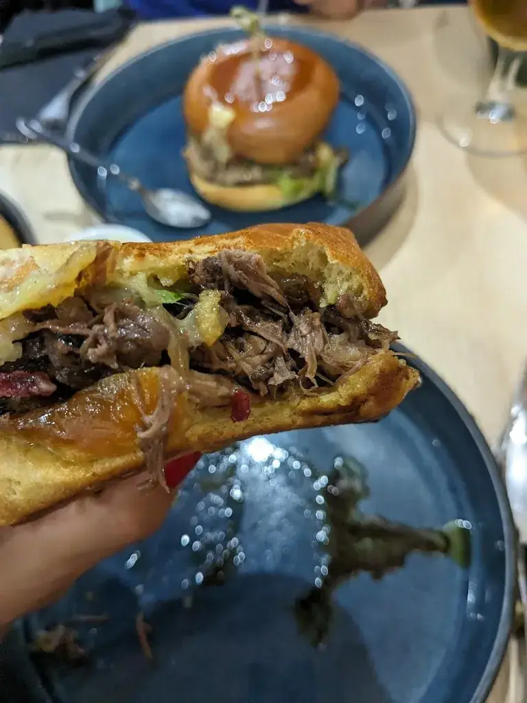 Tania MT_L atelier du burger_Saint-Lary-Soulan_review