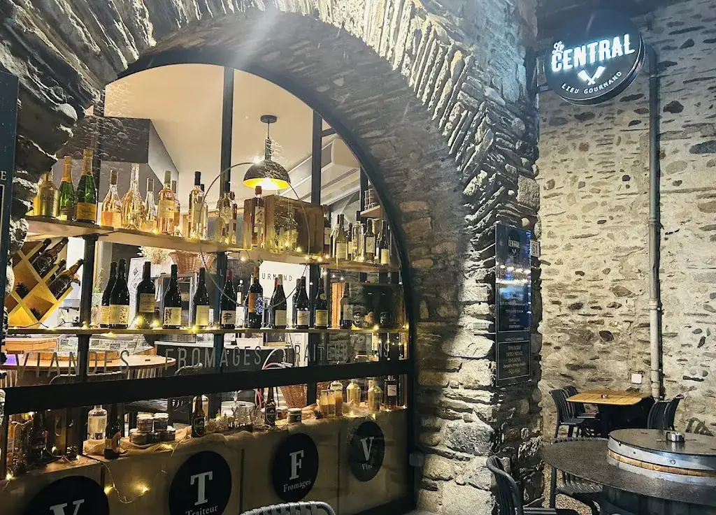 Le Central lieu gourmand restaurant in Saint-Lary-Soulan