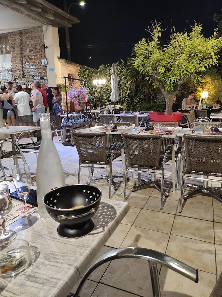 Sarl Cadillac restaurante en Saint-Nicolas-de-la-Grave