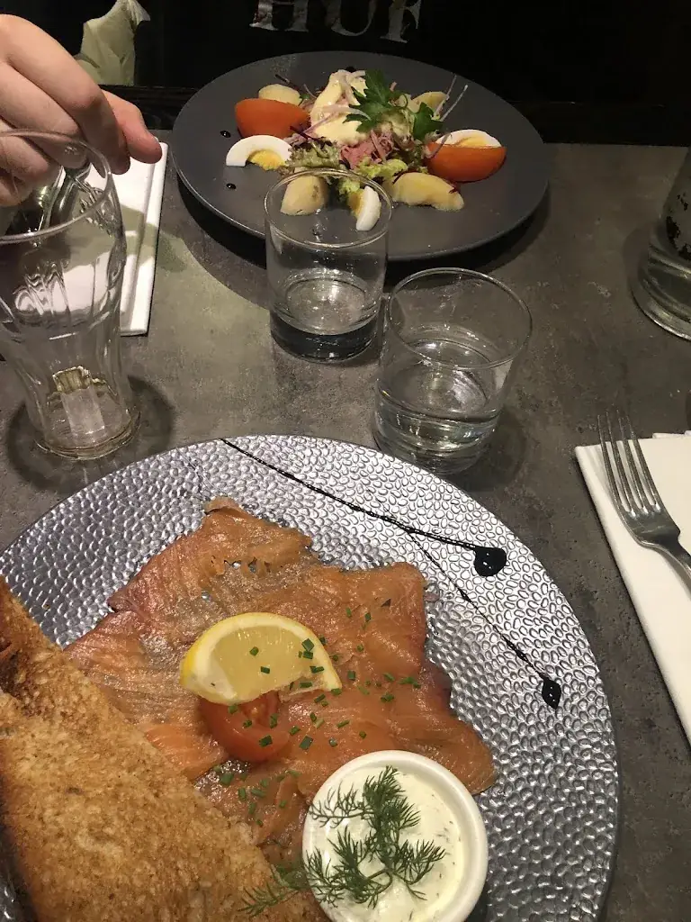 Dora Pesce_La Taverne - Saint Nazaire_Saint-Nazaire_review