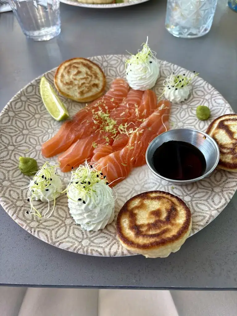 Stephen McCord_La Plage_Saint-Nazaire_review