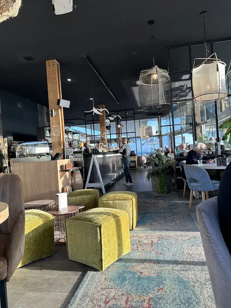 Miljana Stojanovska_La Plage_Saint-Nazaire_review