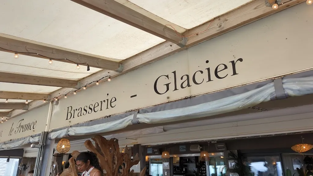 Allex K_Le France - Restaurant de plage_Saint-Nazaire_review