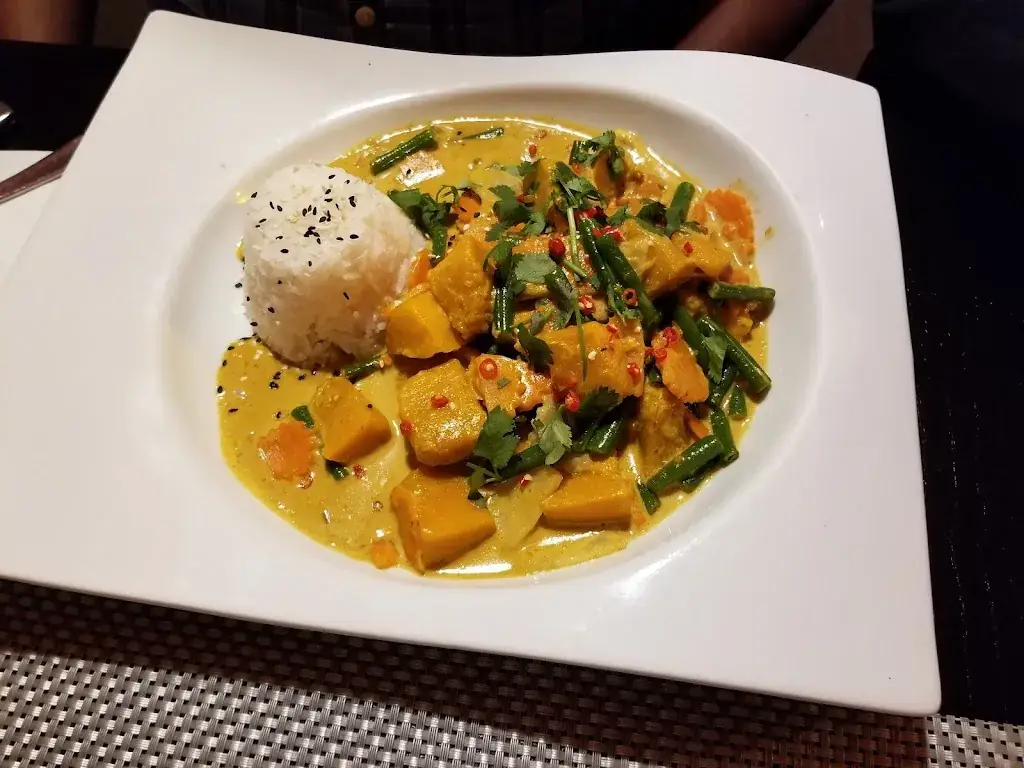 Lisa Phillips_Restaurant La Compagnie Franco Thaïe_Saint-Nazaire_recensione