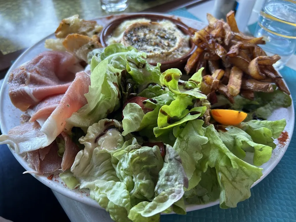 CHEZ GOUSSE D'AIL_Rochemaure_slider_image_2