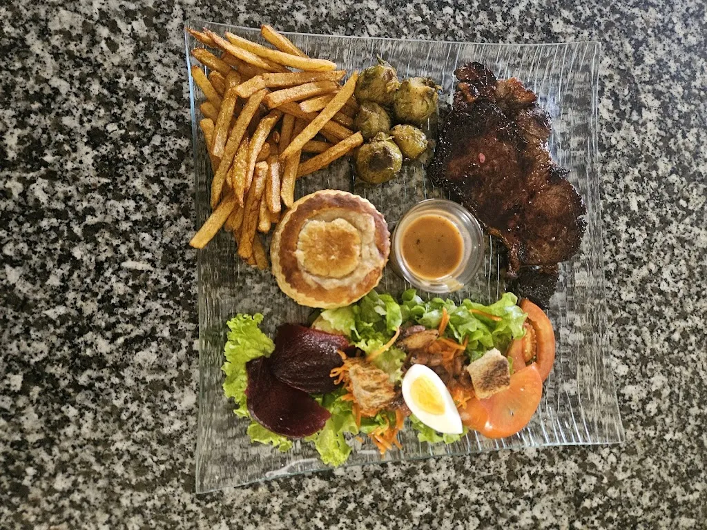 Restaurant Les Glycines_Saint-Paul-Cap-de-Joux_slider_image_2