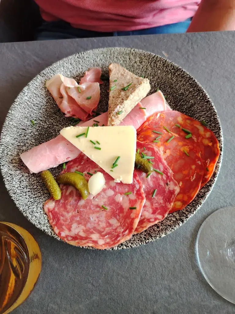 A la Table de l'Etang_Millery_slider_image_3