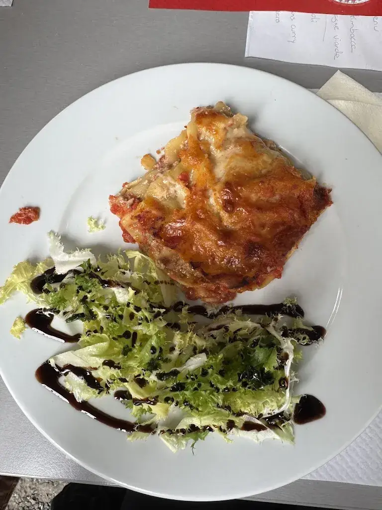 Hadeel Bukhari_Pizzeria la tradition_Saint-Pé-de-Bigorre_review