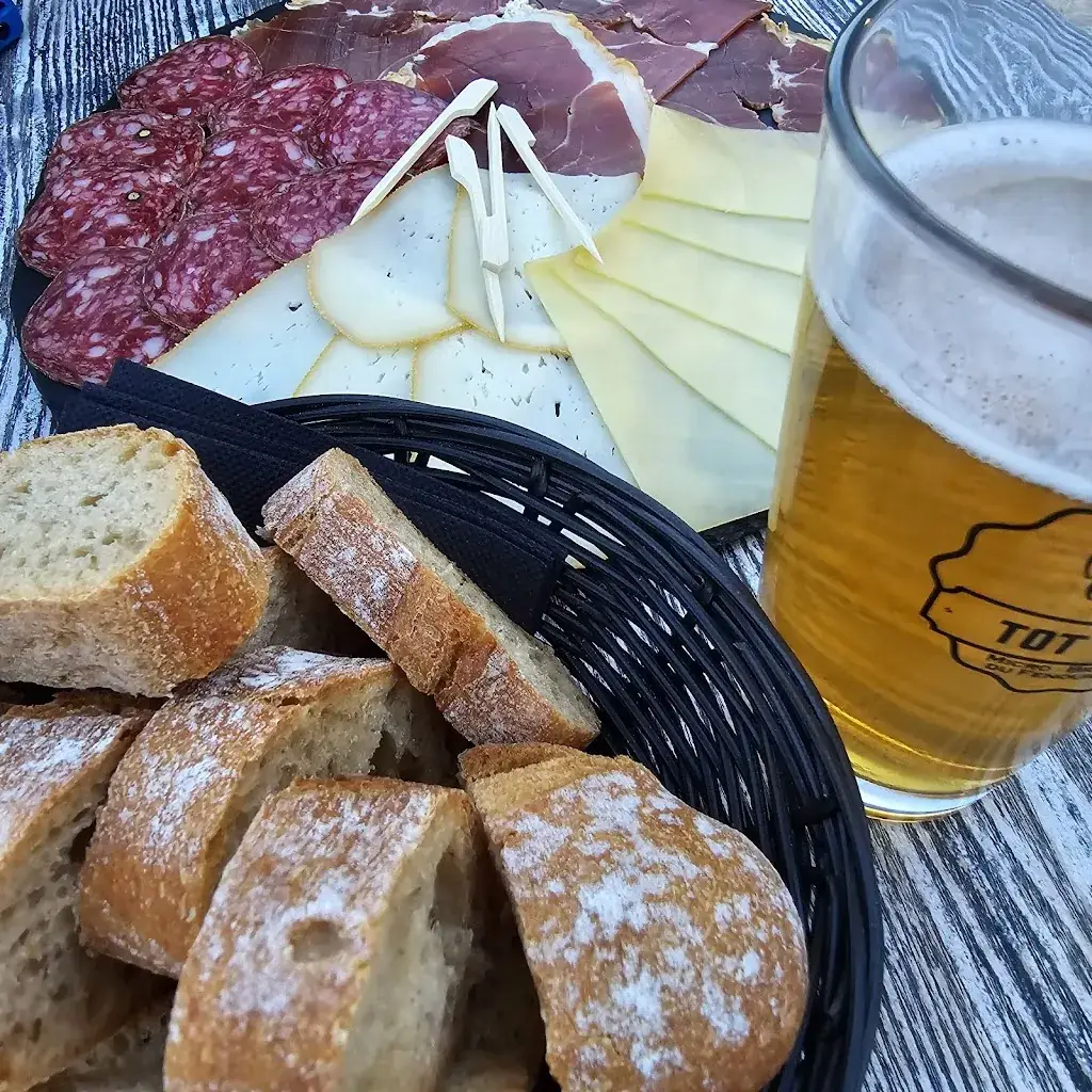 Micro-Brasserie TOT VA BE - Brewpub & Boutique_Saint-Paul-de-Fenouillet_slider_image_3