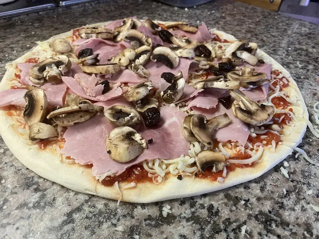 Pizza pompon restaurant in Saint-Paul-de-Fenouillet