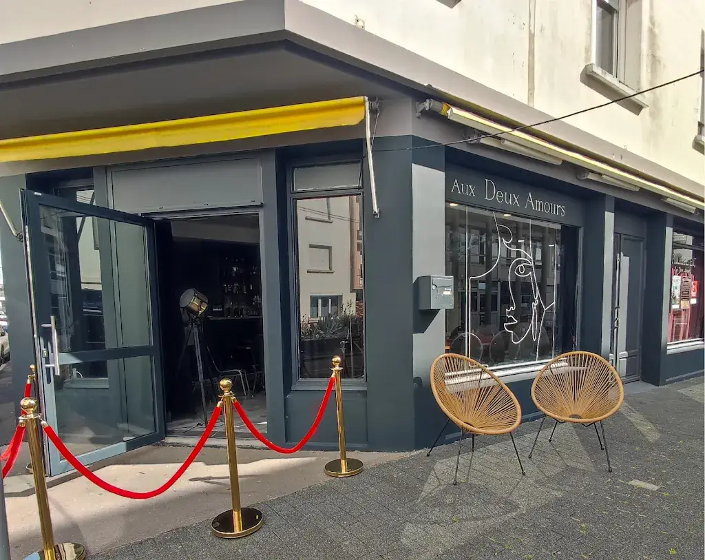 Aux Deux Amours Restaurant in Saint-Nazaire