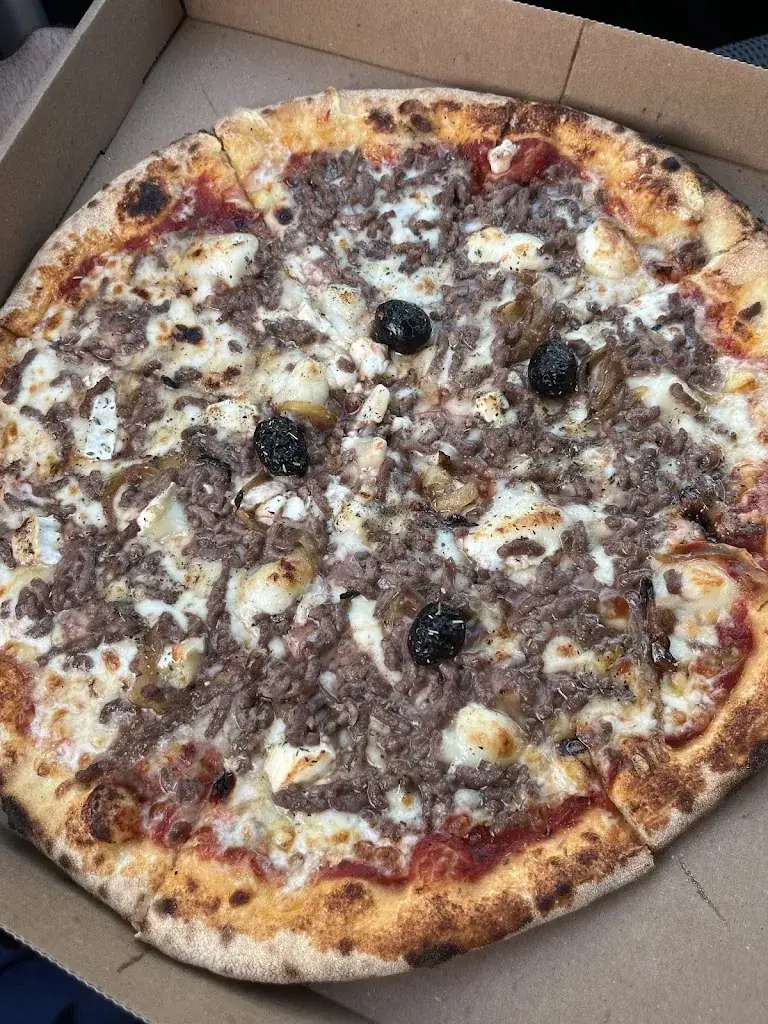 Nicolas Albert_La caza_Saint-Pons-de-Thomières_review